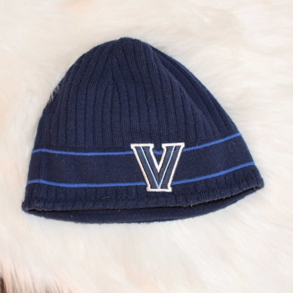 Reversible Nike, Villanova beanie hat